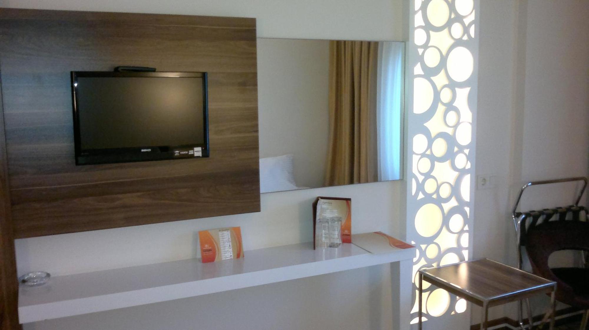 Ozpark Hotel Aksehir Exterior photo