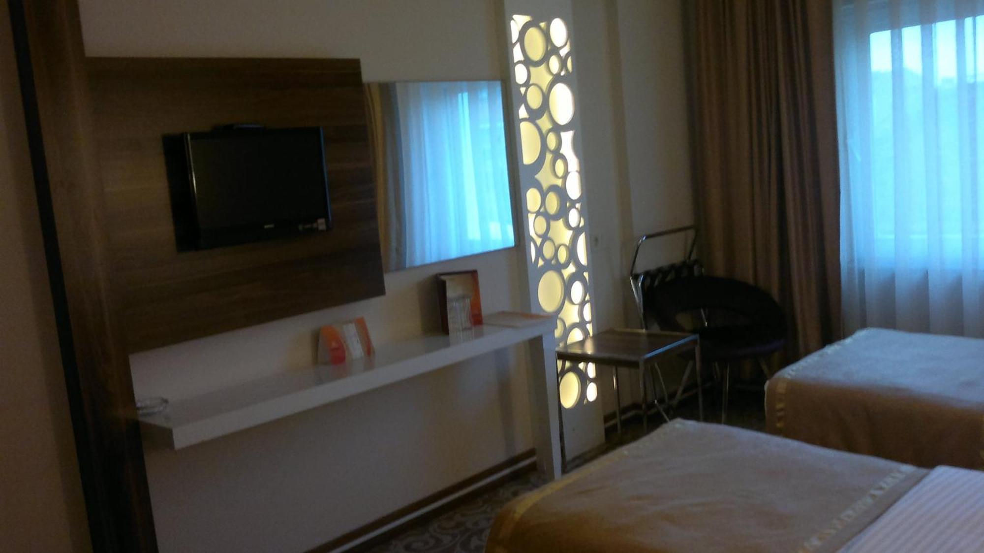 Ozpark Hotel Aksehir Exterior photo