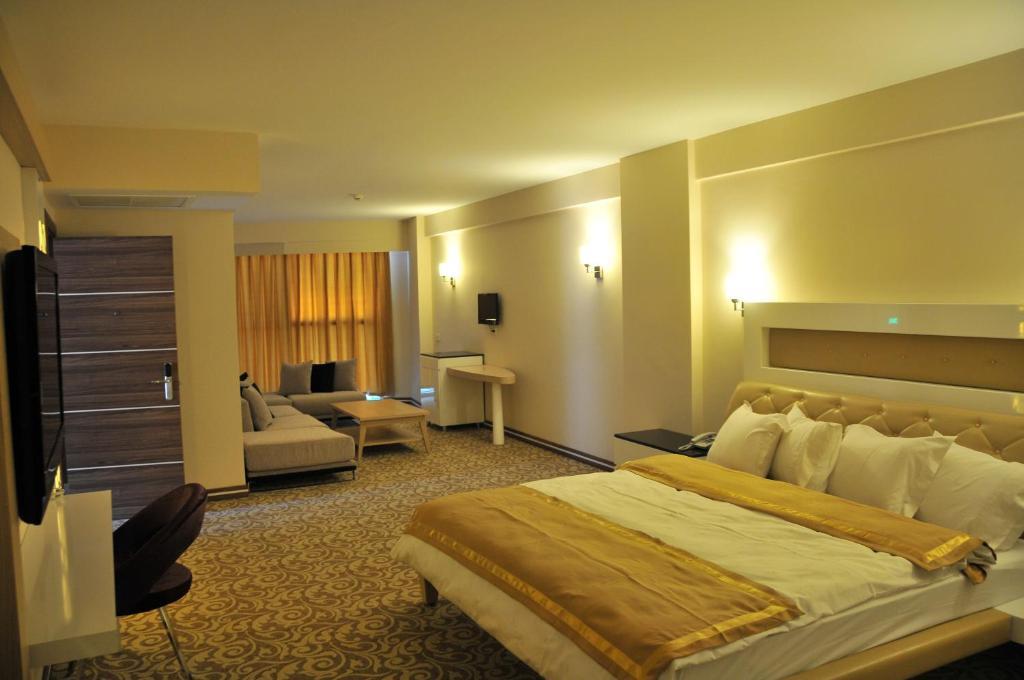 Ozpark Hotel Aksehir Exterior photo