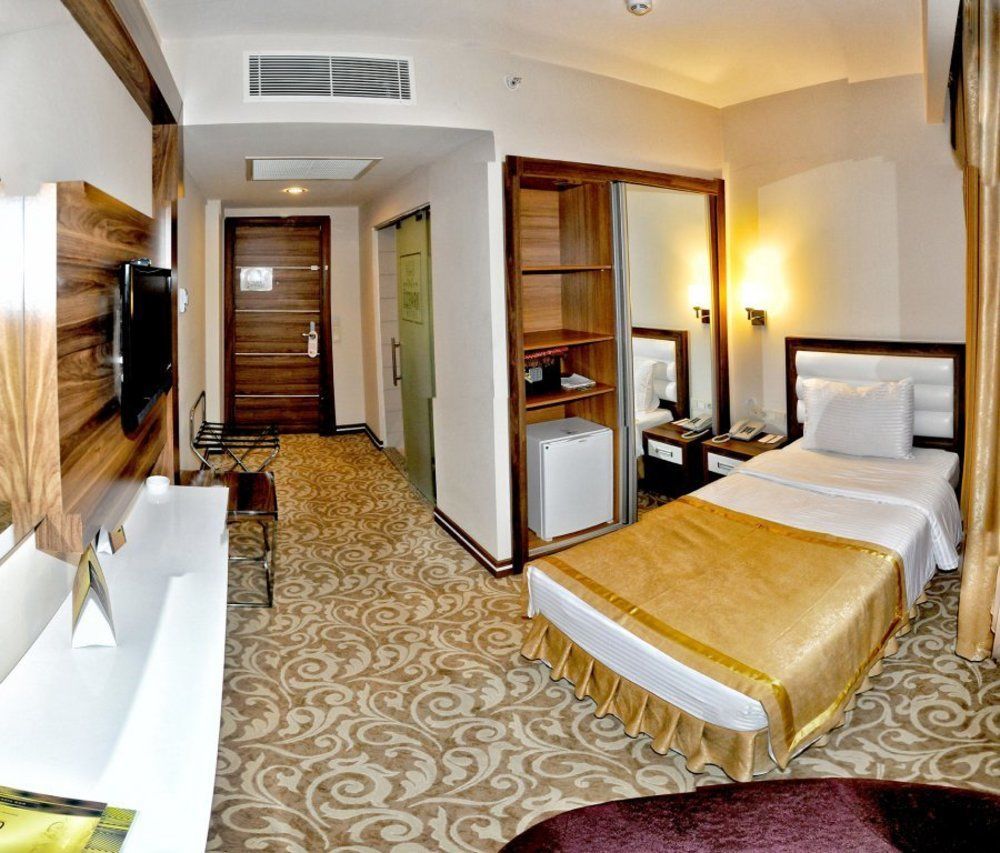 Ozpark Hotel Aksehir Exterior photo