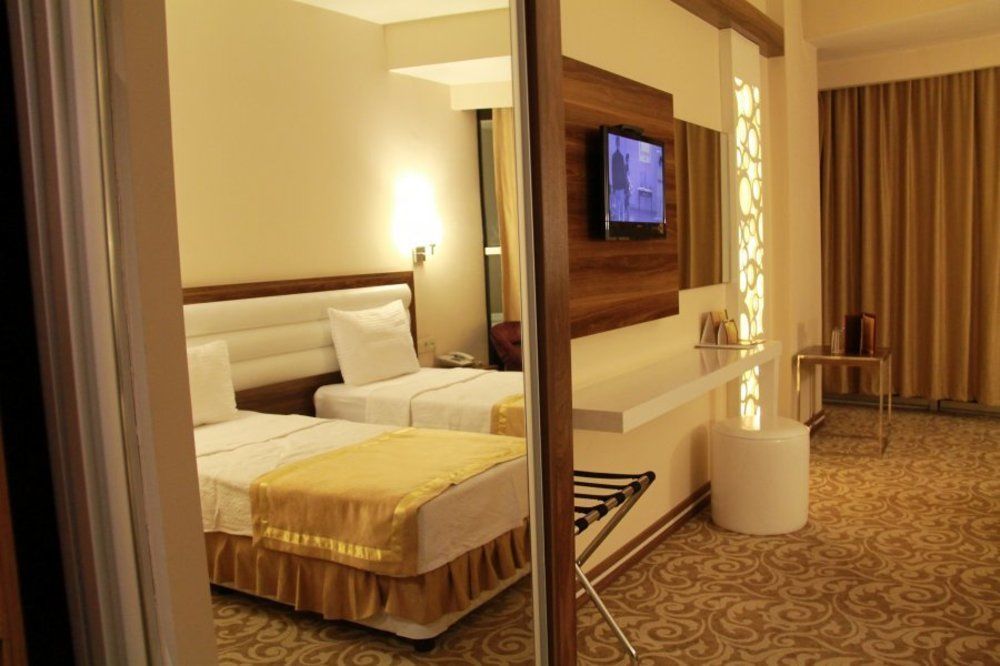 Ozpark Hotel Aksehir Exterior photo