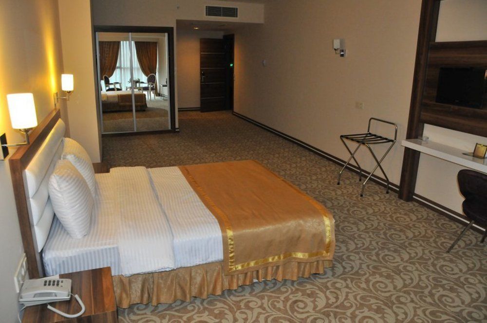 Ozpark Hotel Aksehir Exterior photo