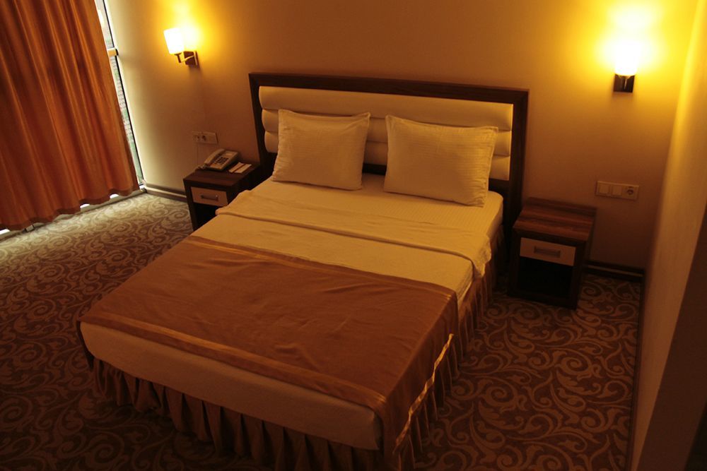 Ozpark Hotel Aksehir Exterior photo
